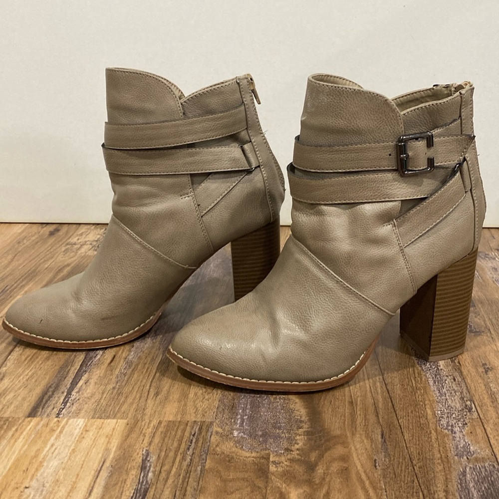 Tan heeled boots